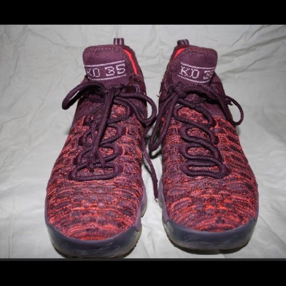 Nike KD Basketball Shoe
